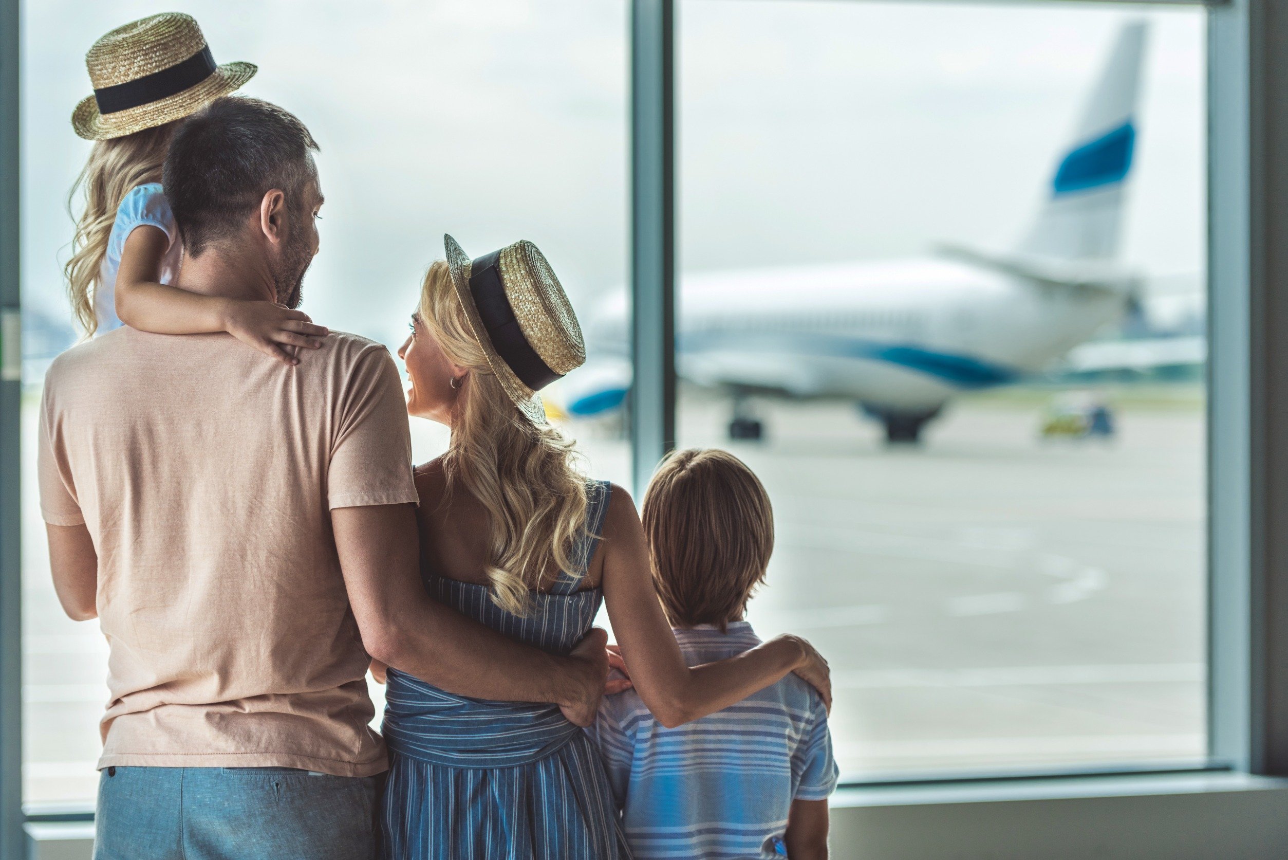 أفضل شركات الطيران على مستوى العالم للعائلات الطائرة